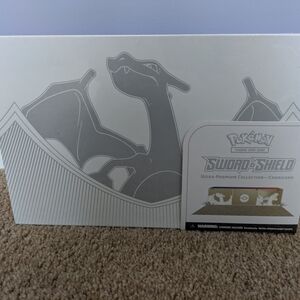 Pokemon Sword & Shield Ultra-Premium Collection Charizard